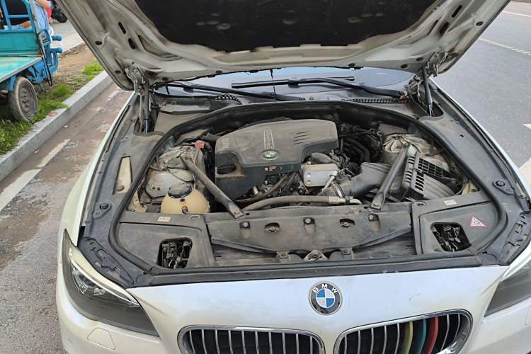 Used BMW 5 Series 2014 525Li Luxury Design Package Engine Bay Right