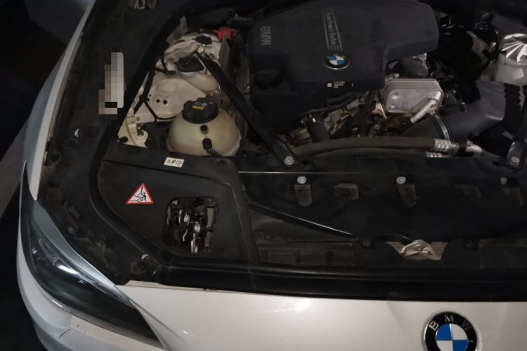 Used BMW 5 Series 2014 525Li Luxury Design Package Engine Bay Right