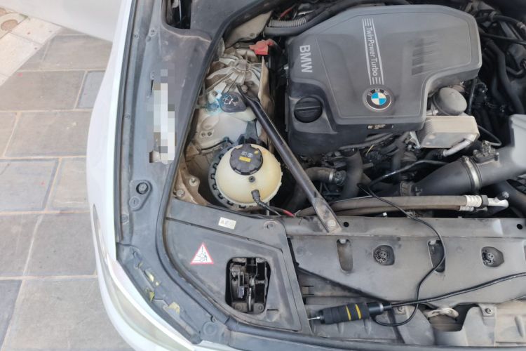 Used BMW 5 Series 2014 525Li Leading Model Engine Bay Right