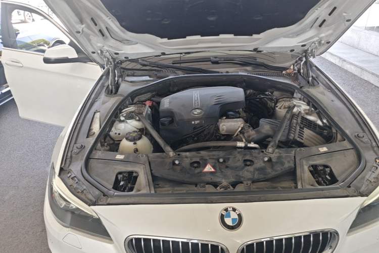 Used BMW 5 Series 2014 525Li Leading Model Engine Bay Right