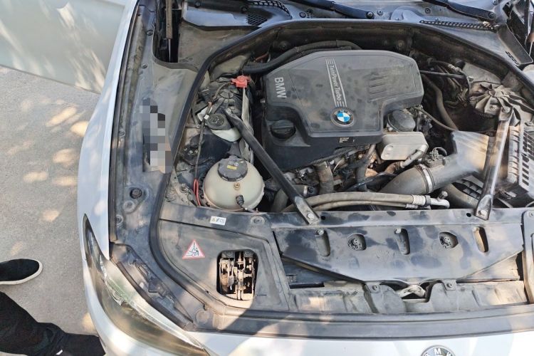 Used BMW 5 Series 2014 528Li Leading Model Engine Bay Right