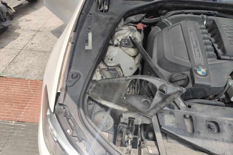 Used BMW 5 Series 2014 535Li Leading Model Engine Bay Right