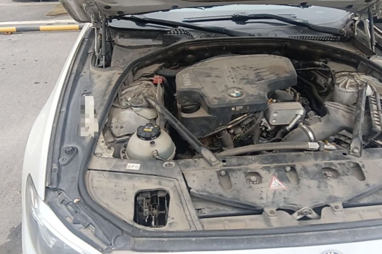 Used BMW 5 Series 2014 525Li Luxury Design Package Engine Bay Right