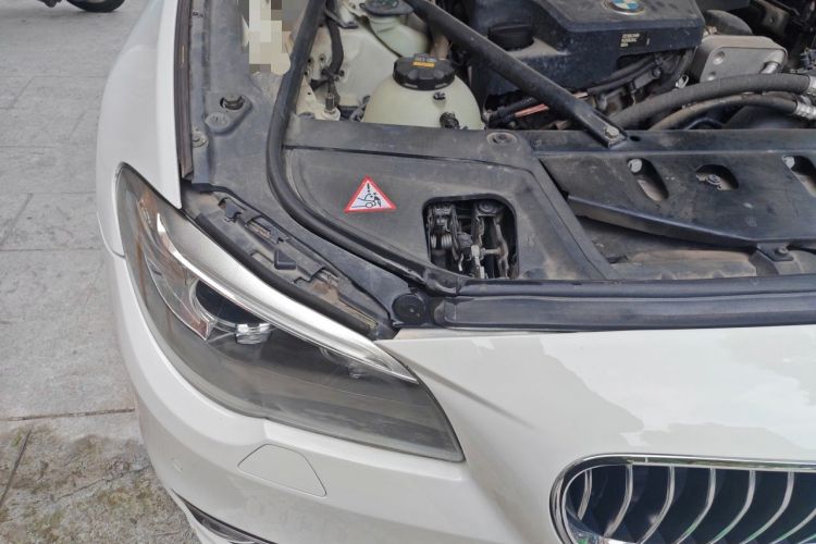 Used BMW 5 Series 2014 525Li Luxury Design Package Engine Bay Right