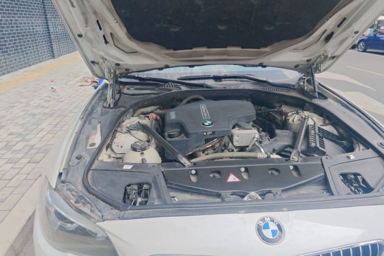 Used BMW 5 Series 2014 520Li Elegant Model Engine Bay Right
