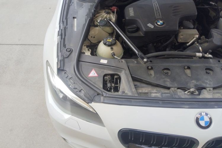 Used BMW 5 Series 2014 520Li Elegant Model Engine Bay Right