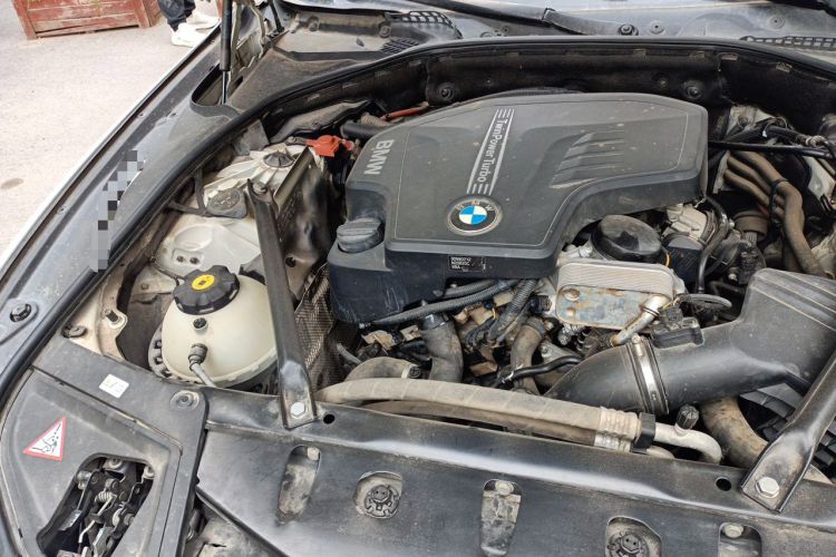 Used BMW 5 Series 2014 525Li Luxury Design Package Engine Bay Right