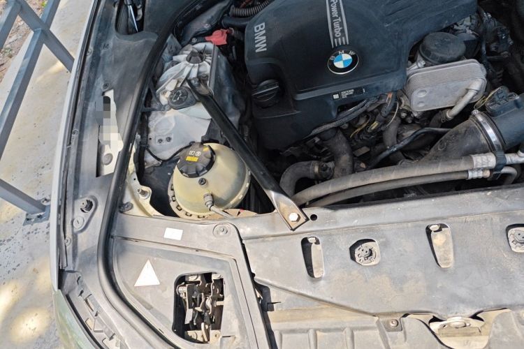 Used BMW 5 Series 2014 520Li Elegant Model Engine Bay Right