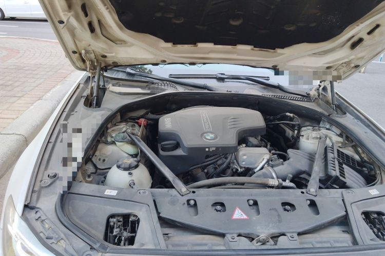 Used BMW 5 Series 2014 520Li Elegant Model Engine Bay Right