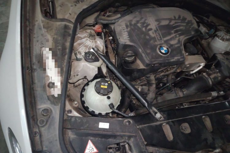 Used BMW 5 Series 2014 520i Elegant Edition Engine Bay Right