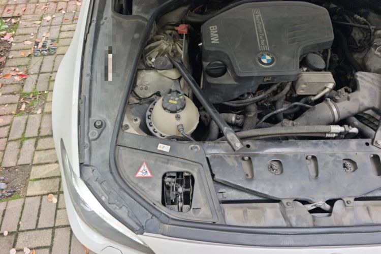 Used BMW 5 Series 2014 520Li Elegant Model Engine Bay Right