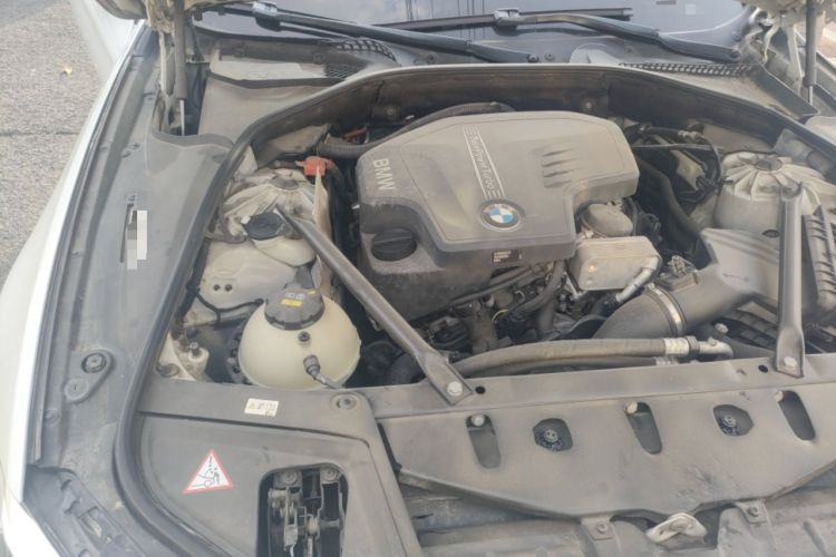 Used BMW 5 Series 2014 525Li Luxury Design Package Engine Bay Right