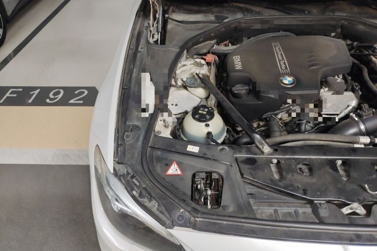 Used BMW 5 Series 2014 525Li Luxury Design Package Engine Bay Right