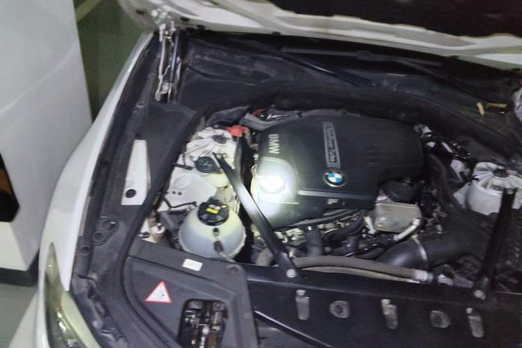 Used BMW 5 Series 2014 525Li Leading Model Engine Bay Right