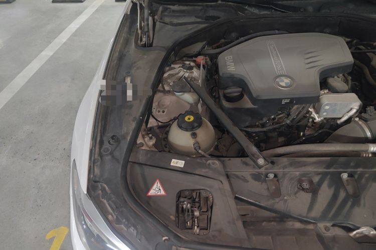 Used BMW 5 Series 2014 520Li Elegant Model Engine Bay Right