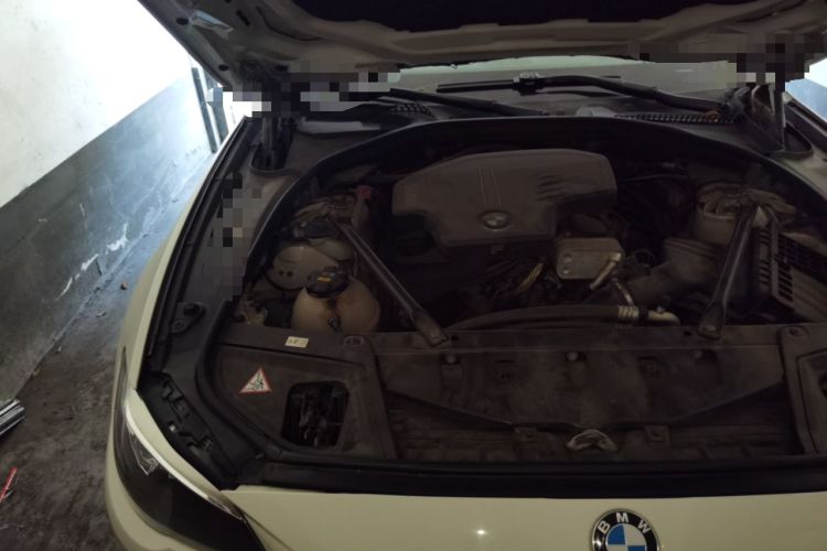 Used BMW 5 Series 2014 520Li Elegant Model Engine Bay Right