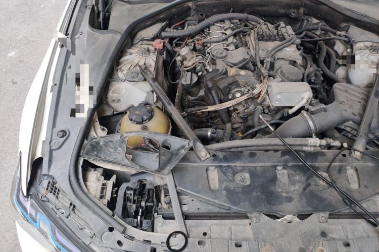 Used BMW 5 Series 2014 520Li Elegant Model Engine Bay Right