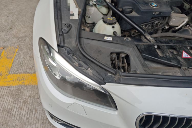 Used BMW 5 Series 2014 525Li Luxury Design Package Engine Bay Right