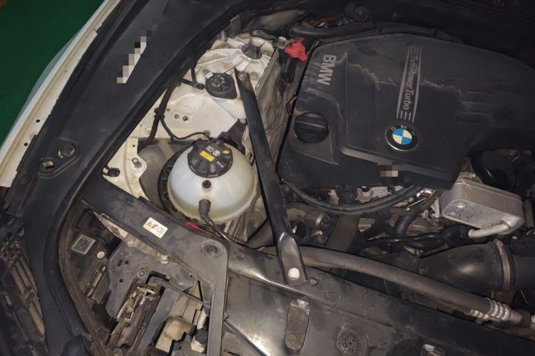 Used BMW 5 Series 2014 525Li Leading Model Engine Bay Right