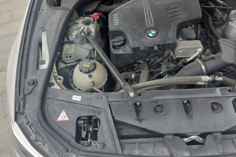 Used BMW 5 Series 2014 525Li Luxury Design Package Engine Bay Right