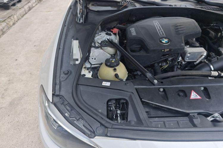 Used BMW 5 Series 2014 520Li Elegant Model Engine Bay Right