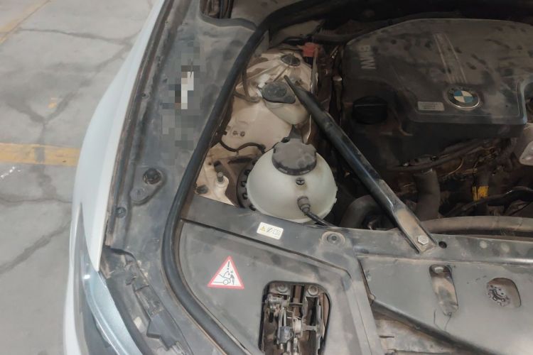 Used BMW 5 Series 2014 520i Elegant Edition Engine Bay Right