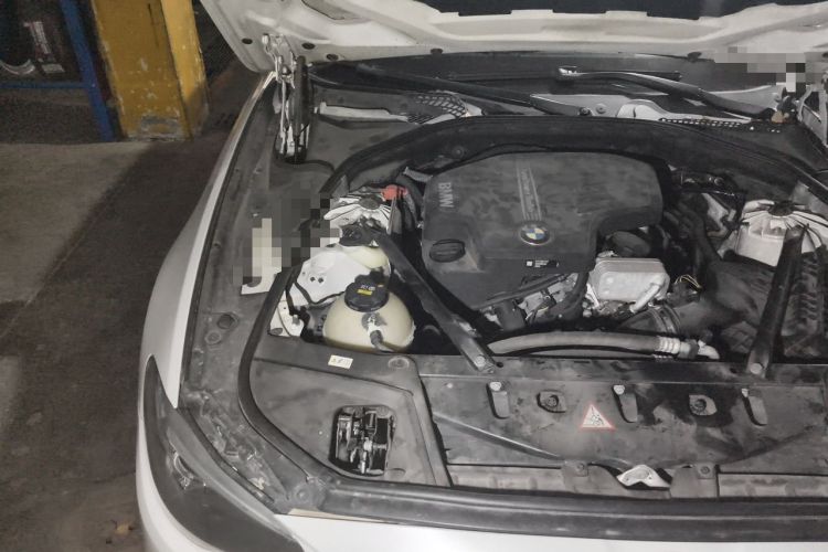 Used BMW 5 Series 2014 525Li Luxury Design Package Engine Bay Right