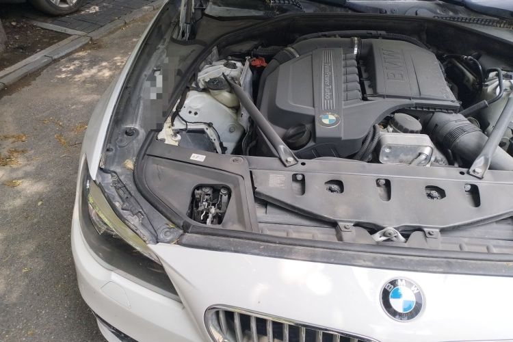 Used BMW 5 Series 2014 535Li Leading Model Engine Bay Right