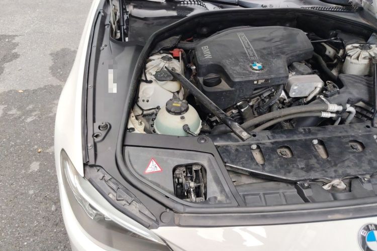 Used BMW 5 Series 2014 525Li Leading Model Engine Bay Right