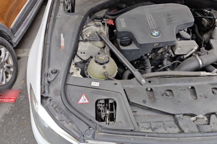 Used BMW 5 Series 2014 525Li Leading Model Engine Bay Right