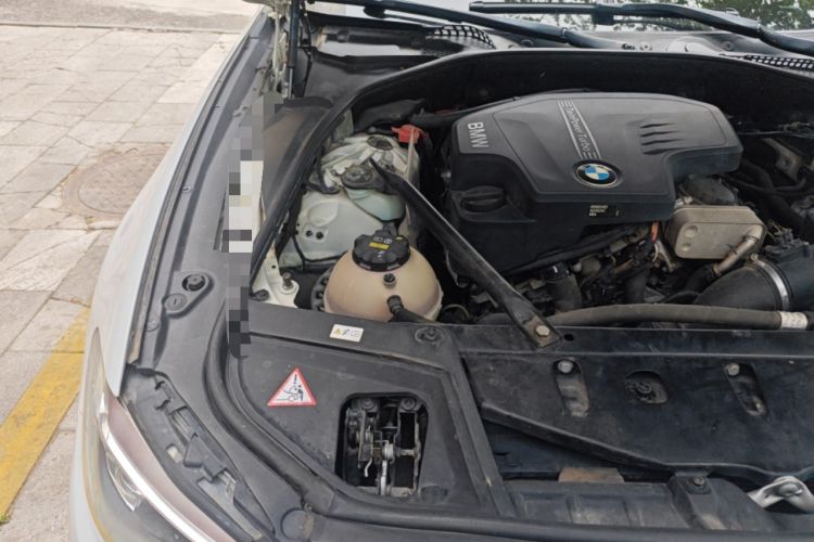 Used BMW 5 Series 2014 528Li Luxury Design Package Engine Bay Right