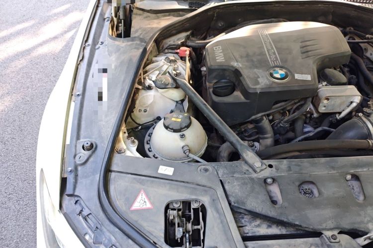 Used BMW 5 Series 2014 520i Elegant Edition Engine Bay Right