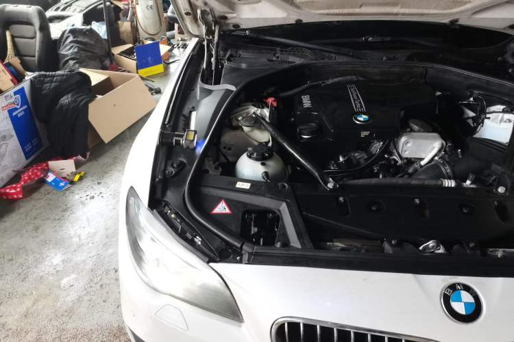 Used BMW 5 Series 2014 528Li Leading Model Engine Bay Right