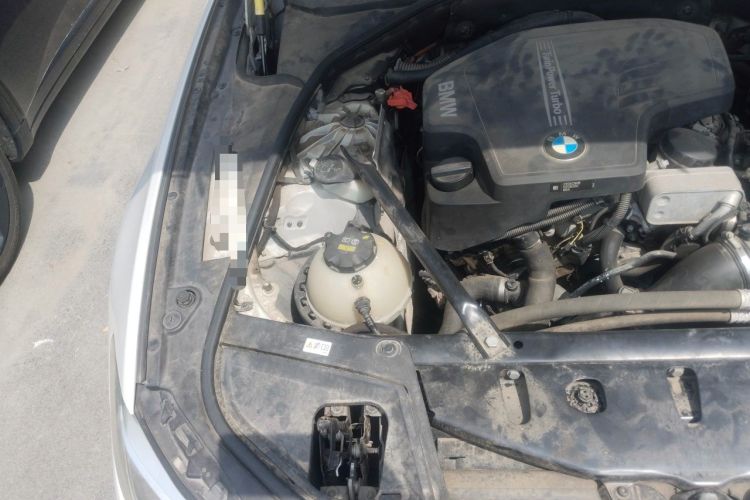 Used BMW 5 Series 2014 525Li Luxury Design Package Engine Bay Right
