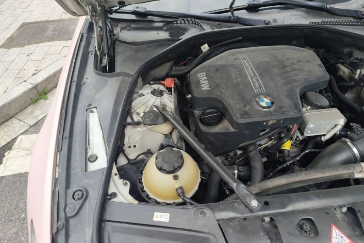 Used BMW 5 Series 2014 528Li Leading Model Engine Bay Right