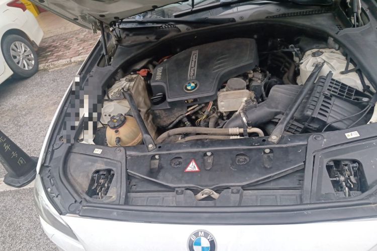 Used BMW 5 Series 2014 525Li Luxury Design Package Engine Bay Right