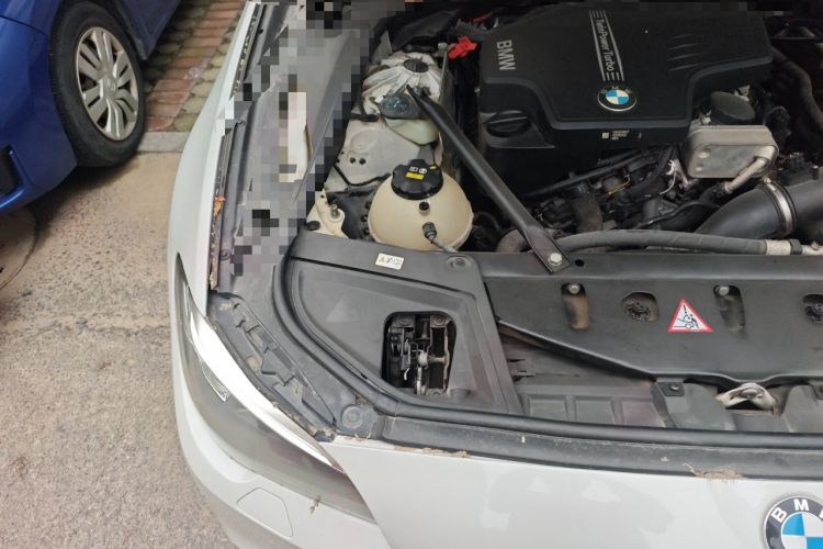 Used BMW 5 Series 2014 525Li Leading Model Engine Bay Right