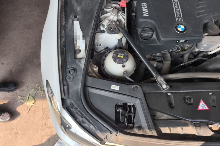 Used BMW 5 Series 2014 520Li Elegant Model Engine Bay Right