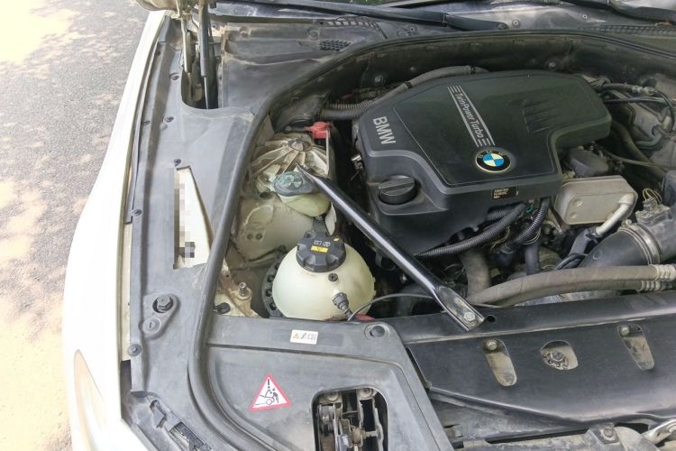 Used BMW 5 Series 2014 528Li Leading Model Engine Bay Right