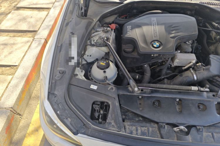 Used BMW 5 Series 2014 525Li Leading Model Engine Bay Right