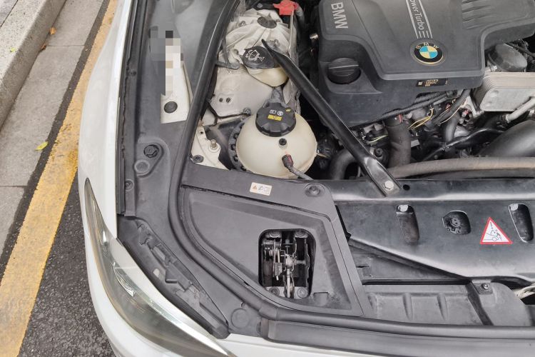 Used BMW 5 Series 2014 528Li Leading Model Engine Bay Right