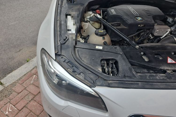 Used BMW 5 Series 2014 525Li Leading Model Engine Bay Right