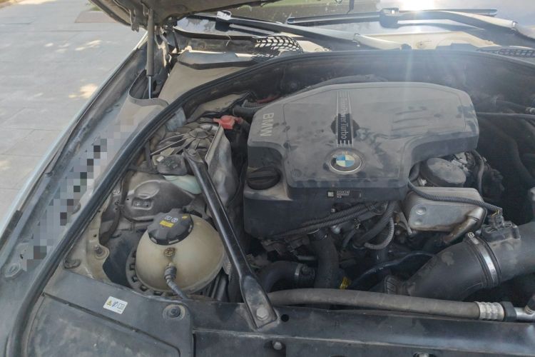 Used BMW 5 Series 2014 520Li Elegant Model Engine Bay Right
