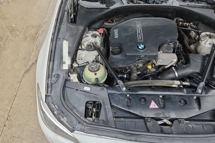 Used BMW 5 Series 2014 525Li Leading Model Engine Bay Right