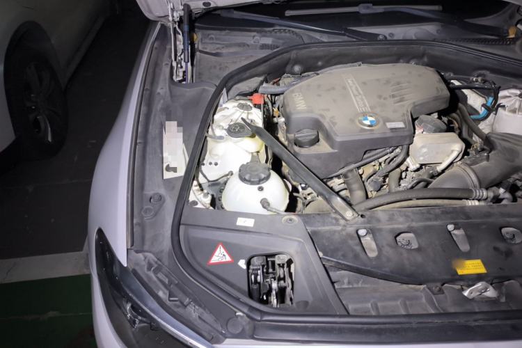 Used BMW 5 Series 2014 520i Elegant Edition Engine Bay Right