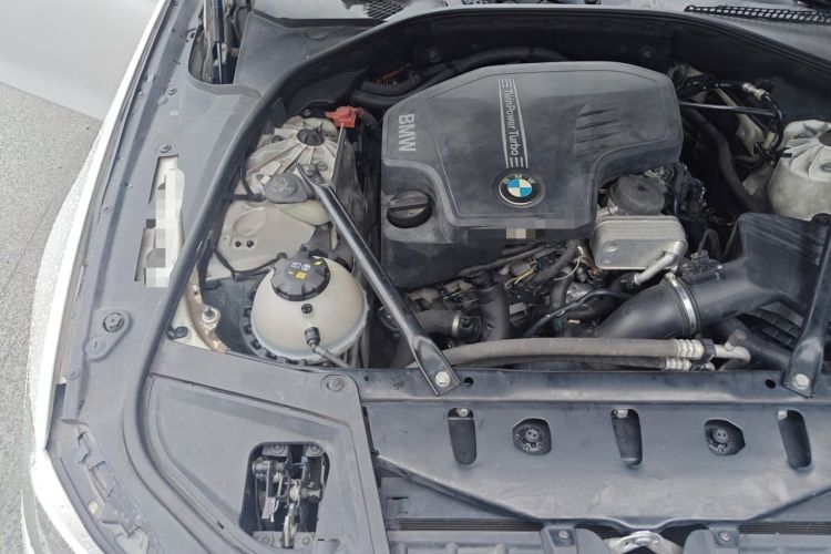 Used BMW 5 Series 2014 525Li Luxury Design Package Engine Bay Right
