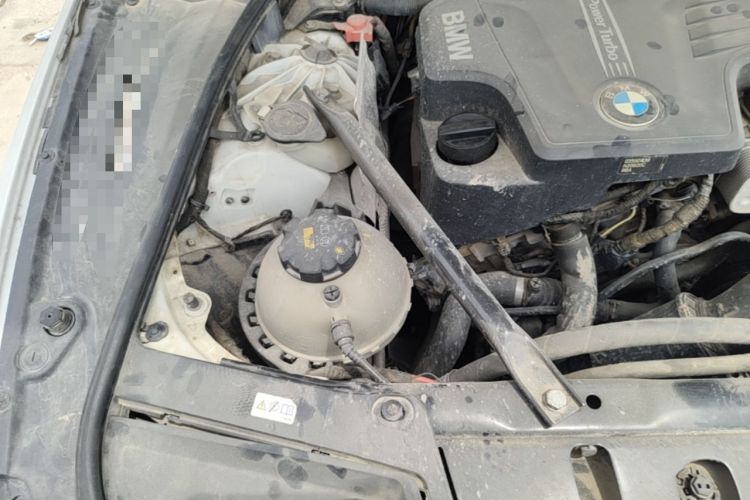Used BMW 5 Series 2014 528Li xDrive Premium Edition Engine Bay Right