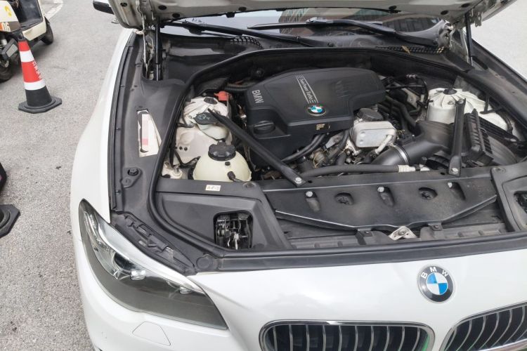 Used BMW 5 Series 2014 525Li Leading Model Engine Bay Right