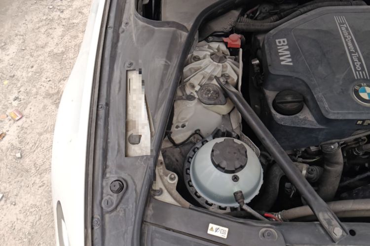 Used BMW 5 Series 2014 525Li Leading Model Engine Bay Right