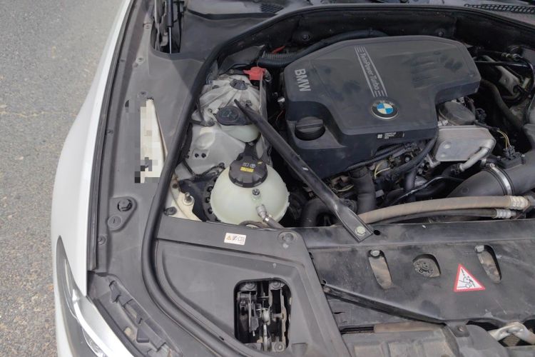 Used BMW 5 Series 2014 525Li Luxury Design Package Engine Bay Right